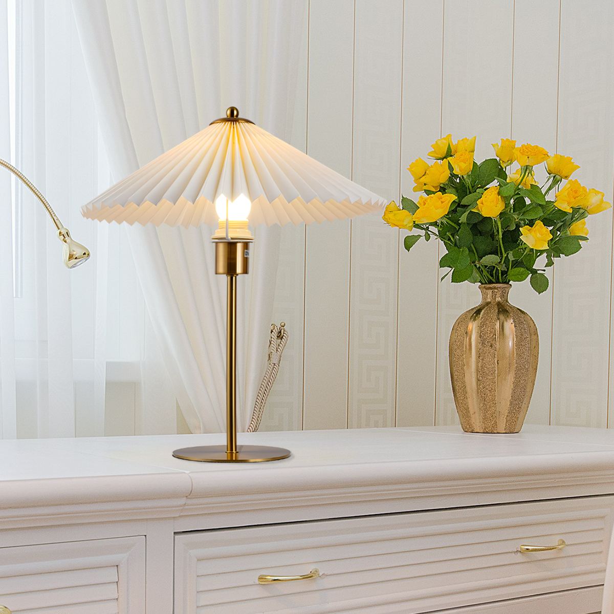 Antizer Perla Pleated Table Lamp for Bedroom