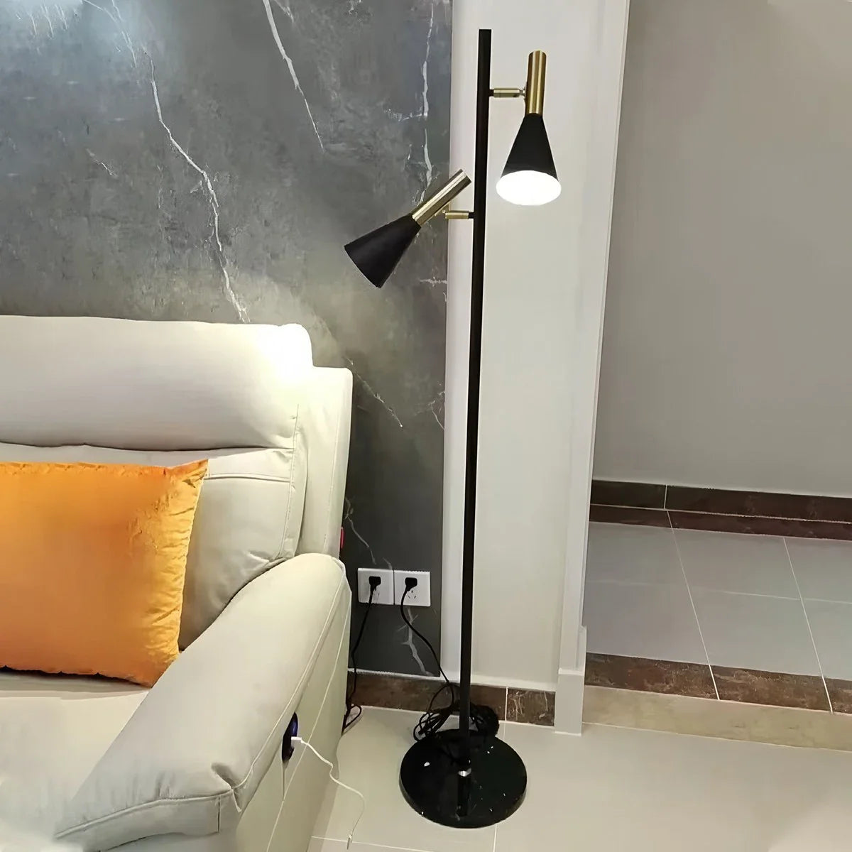 Antizer 2-Bulb Adjustable Pole Floor Lamp
